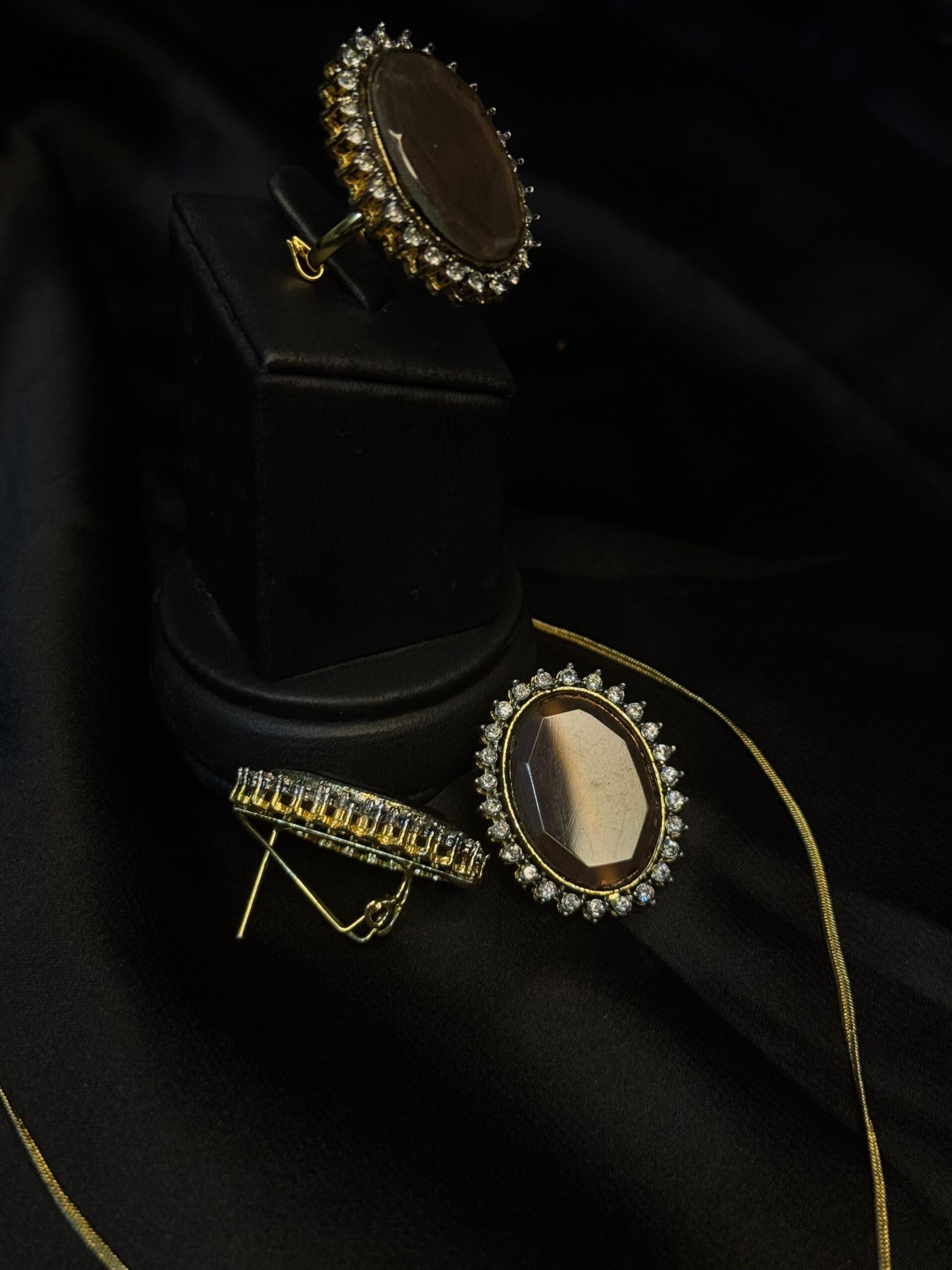 veloria pendant set (12)